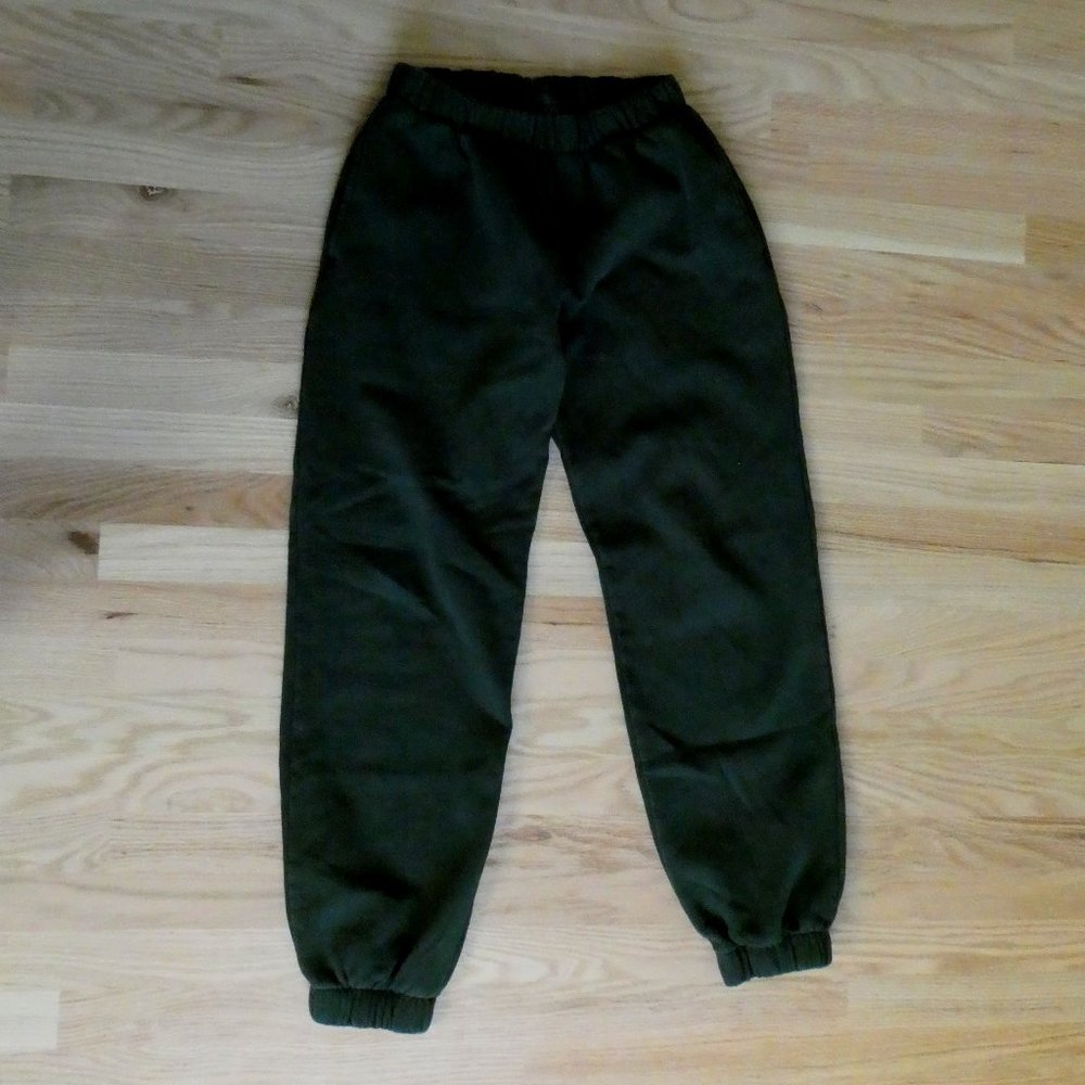 Brandy Melville Dark Green Rosa Sweatpants